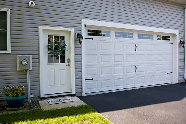 24/7 Emergency Garage Door Panel Replacement experts in Crawford County County, KS